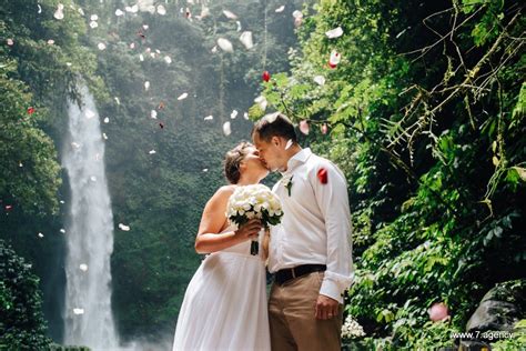 Bali waterfall wedding | Waterfall wedding package in Bali