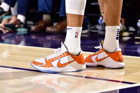 Total 88+ imagen kobe latest shoes - Abzlocal.mx