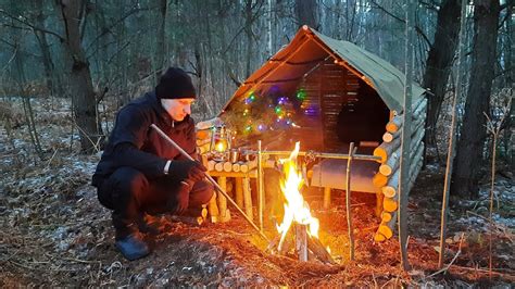 Bushcraft Winter Survival Shelter, OFF GRID living - ASMR - YouTube