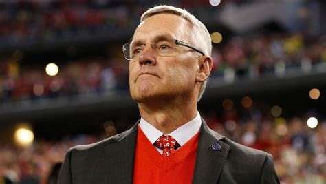 Former Ohio State coach Jim Tressel shows up to national title game