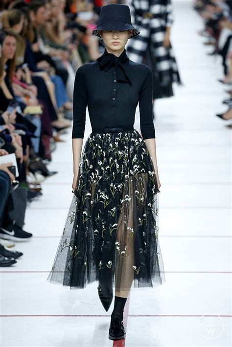 Christian Dior - Fall/Winter 2019 - Look 36 | Fashion, Fashion sketches dresses, Dior street style