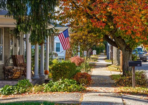 Best Small Towns to Live in Across America | Stacker