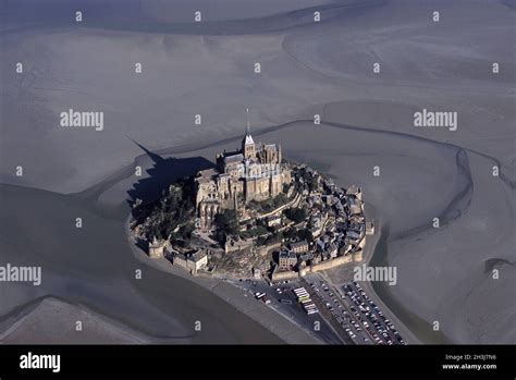 Mont saint michel aerial hi-res stock photography and images - Alamy