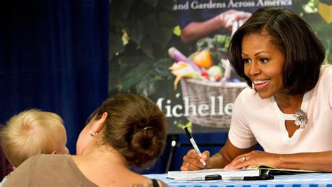 Michelle Obama to do book signing