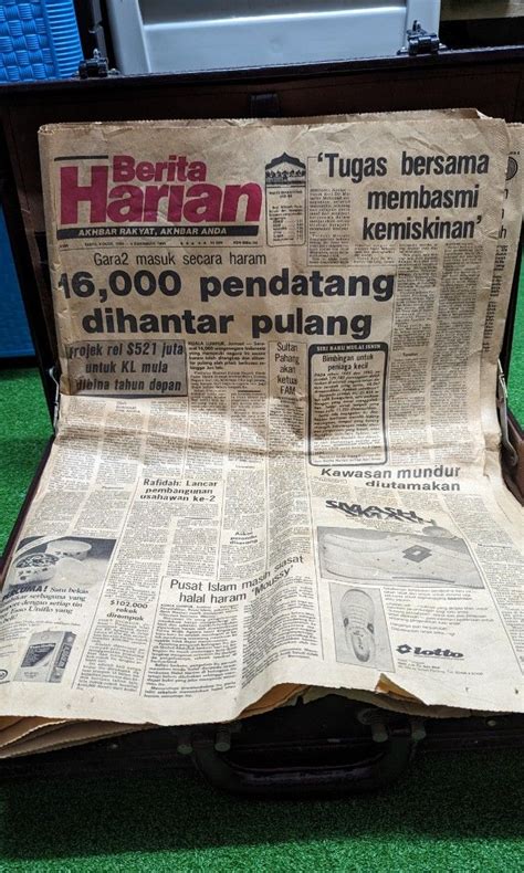 Vintage Surat Khabar Berita Harian 1984 Helaian, Hobbies & Toys, Books & Magazines, Magazines on ...