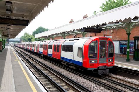 Railway News | London Underground's Central Line Trains Set for Upgrade