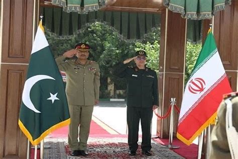 Iran, Pakistan discuss enhancing military coop. - Mehr News Agency