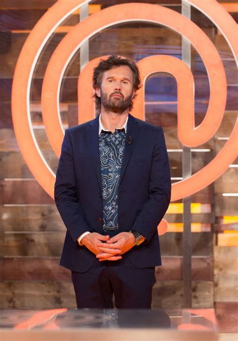 Il look di Carlo Cracco per Masterchef Italia 5: completi firmati ETRO