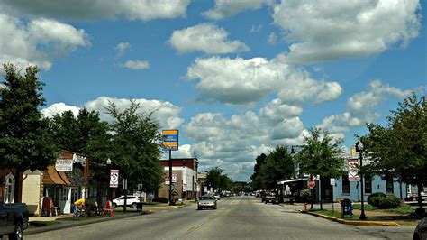 Main Street Shopping in Tell City in Southern Indiana