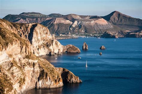 Vulcano. Îles éoliennes Places In Europe, Europe Tours, Unesco World Heritage Site, World ...