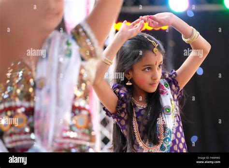 Indian Girls Dancing – Telegraph