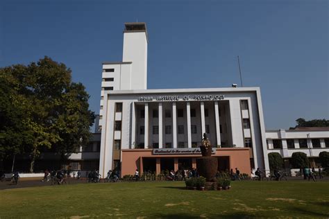 Coronavirus | Coronavirus lockdown: IIT Kharagpur asks students to vacate hostels by June 20 ...