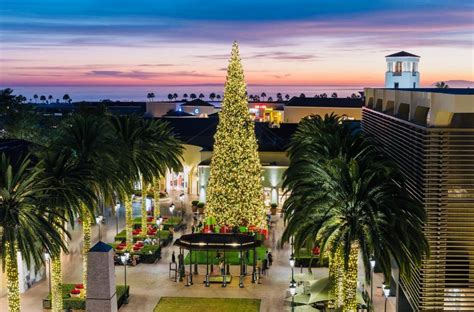 Newport Beach Fashion Island Holiday Tree Lighting Guide Holidays 2022 – South OC Beaches