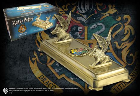 Harry Potter Wand Stands & Displays — Harry Potter Database