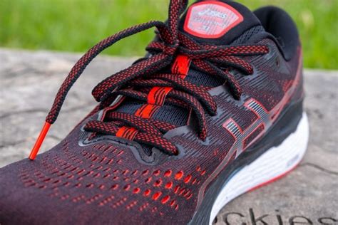 Cut in half: ASICS Gel Kayano 28 Review | RunRepeat