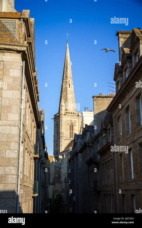 Saint malo cathedral hi-res stock photography and images - Alamy