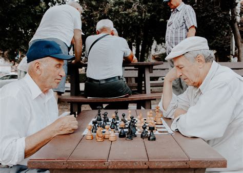 The Best Board Games for Dementia Patients – Keeping Busy