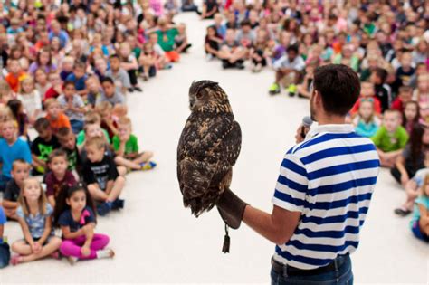 Dry Creek students get to know their mascot | News, Sports, Jobs - Daily Herald