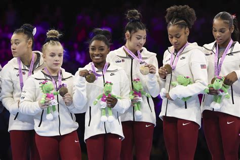 Simone Biles, U.S. women win world championships team title - Los Angeles Times