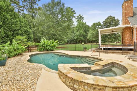 Fayette County Pool Homes - Fayette and Peachtree City Homes and Lifestyles