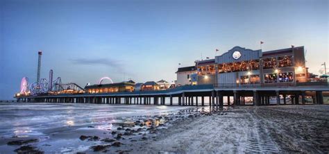 Galveston Island Historic Pleasure Pier, Galveston | Roadtrippers