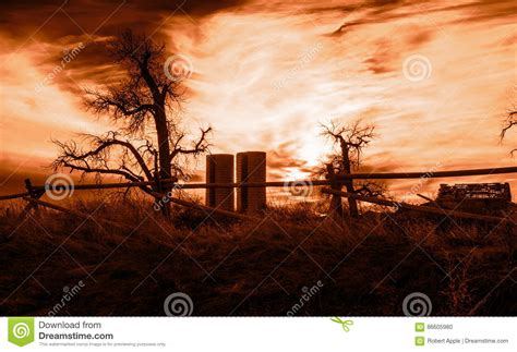 The Sun Sets on the Old Farm Stock Photo - Image of farming, barn: 86605980