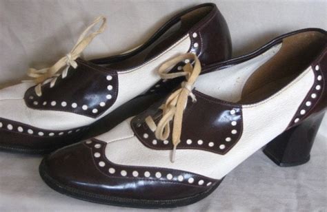 Vintage womens wingtip shoes by auroramae on Etsy