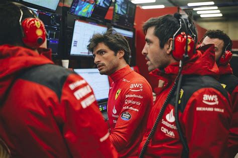 Ferrari must accept missing F1 podiums if it cannot achieve more - Sainz