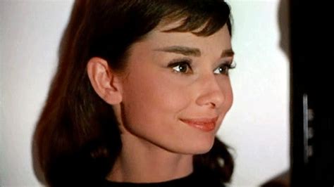 Audrey Hepburn Gif - Audrey Hepburn Photo (24001186) - Fanpop