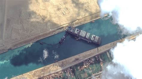 Attempt to refloat ship blocking Suez Canal fails