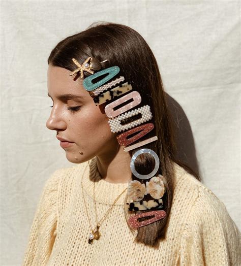 11 Best Hair Accessory Trends