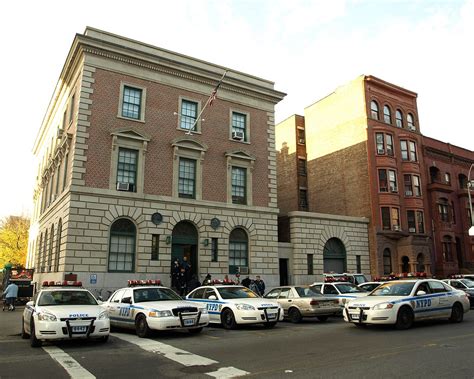 P040 NYPD Precinct 40 Police Station, South Bronx, New Yor… | Flickr