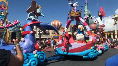 Disney Parade - YouTube