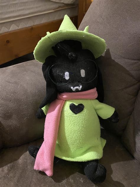 Just finished making my own Ralsei plush : r/ralsei