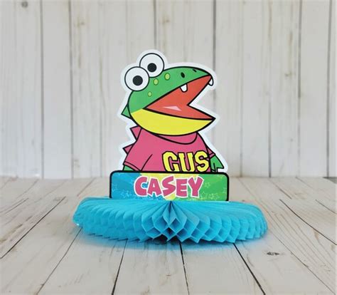 GIRLY Gus Gummy Gator Honeycomb Tissue Centerpiece | Etsy