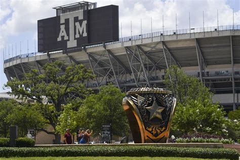 Texas college football is limiting stadium capacity, mandating masks and testing athletes. Here ...