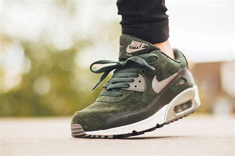 Nike WMNS Air Max 90 Leather Carbon Green - Sneaker Bar Detroit