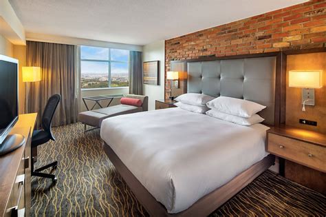 DoubleTree by Hilton Toronto Airport - blogTO - Toronto