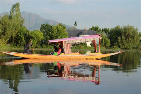 Nigeen Lake in Srinagar - Tours and Activities | Expedia