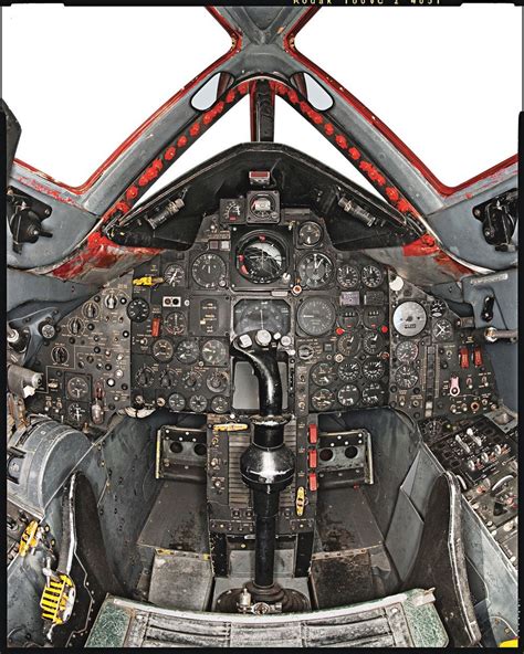 Cockpit of the Lockheed SR-71 Blackbird [1000x1250] : MilitaryPorn