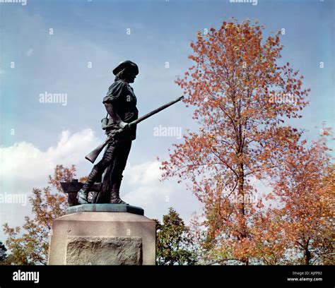 Minuteman statue concord hi-res stock photography and images - Alamy