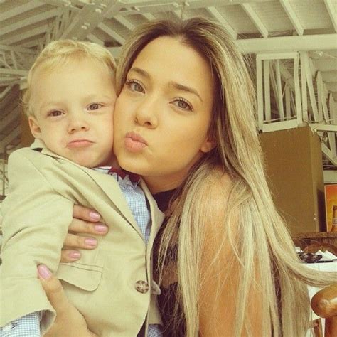 Neymars baby mama. Shes hot! | Neymar football, Baby face, Carole