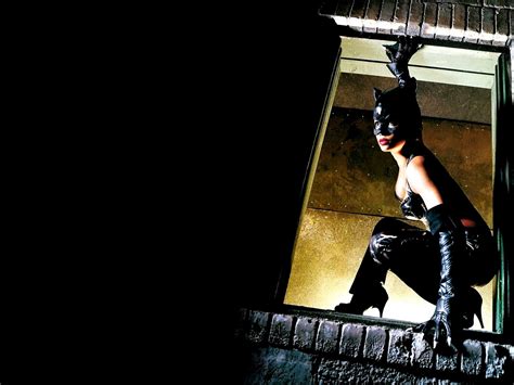 Halle Berry Catwoman Wallpaper - WallpaperSafari