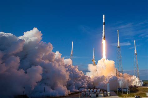 How to Watch SpaceX's Sixth Starlink Launch Tomorrow | Digital Trends