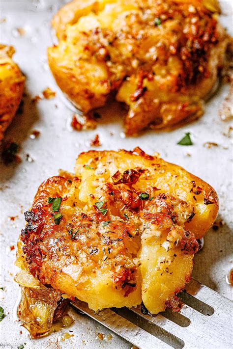 Garlic Butter Parmesan Smashed Potatoes | Smashed potatoes recipe ...