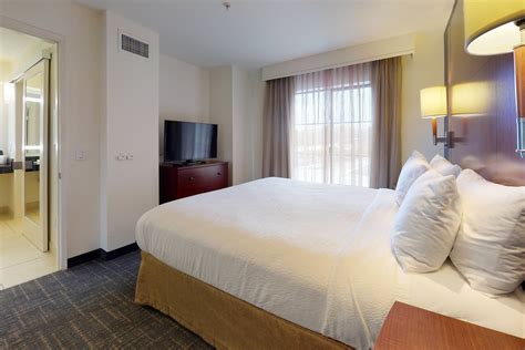 Del Mar Suites with Outdoor Pool | Residence Inn San Diego Del Mar