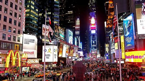 Times Square at night HD wallpaper. Widescreen photos of cities in the ...