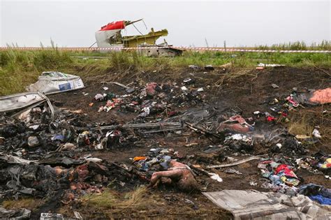 Sanam Media Live: MALAYSIAN AIRLINES MH017 CRASH IN UKRAINE PHOTOS VIDEOS