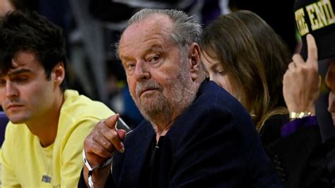 Jack Nicholson returns to courtside for Lakers' series-clinching victory | NBA.com