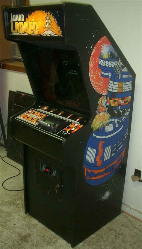 Atari Lunar Lander Vector Arcade Video Game of 1979 at www.pinballrebel.com